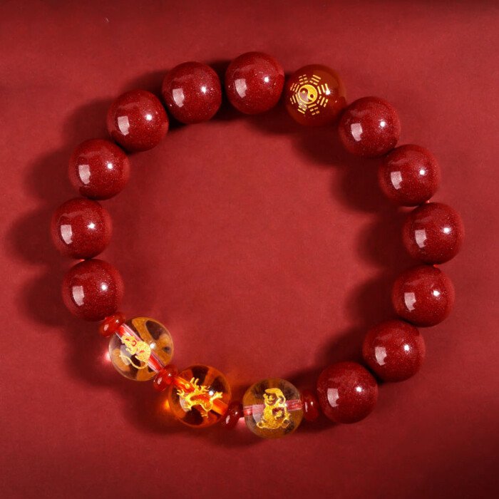 The high-content cinnabar bracelet with the combination of three zodiac signs, which is a mascot bracelet for one’s zodiac sign.
