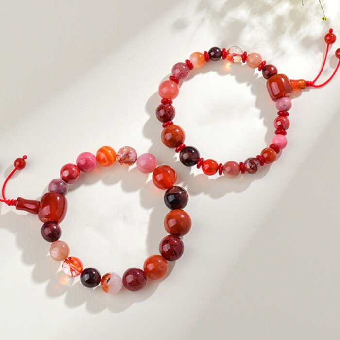 The natural multi-treasure crystal bead string for remedying the lack of the Fire element and changing fortune.