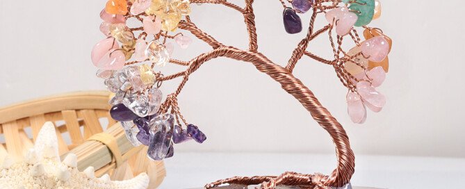 Natural Crystal Curved Cypress Pine Fortune Tree Ornament Agate Slice Base
