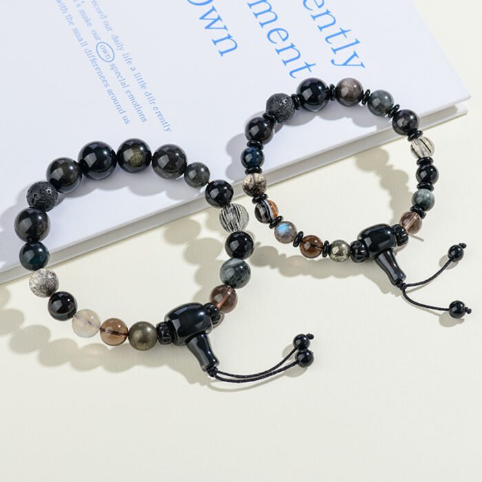 The natural obsidian crystal bracelet for supplementing the water element in the five elements theory and reversing fortune.