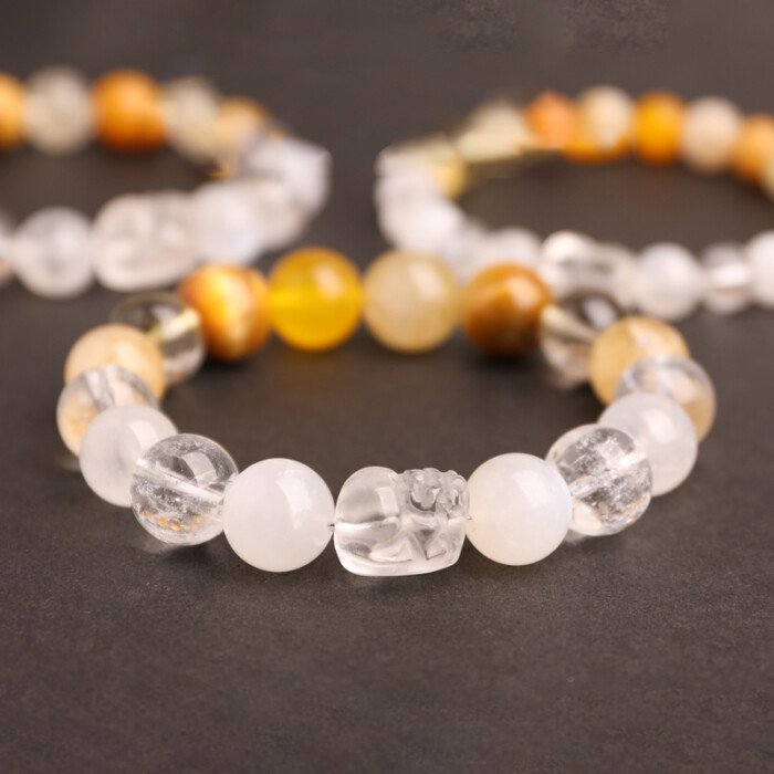 White Crystal Pi Xiu Wealth – attracting Bracelet – Five – element Crystals for Supplementing Metal and Earth Elements