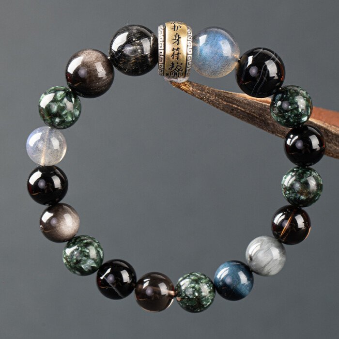 Amulet crystal bracelet – for supplementing wood and water elements in the Wuxing theory.
