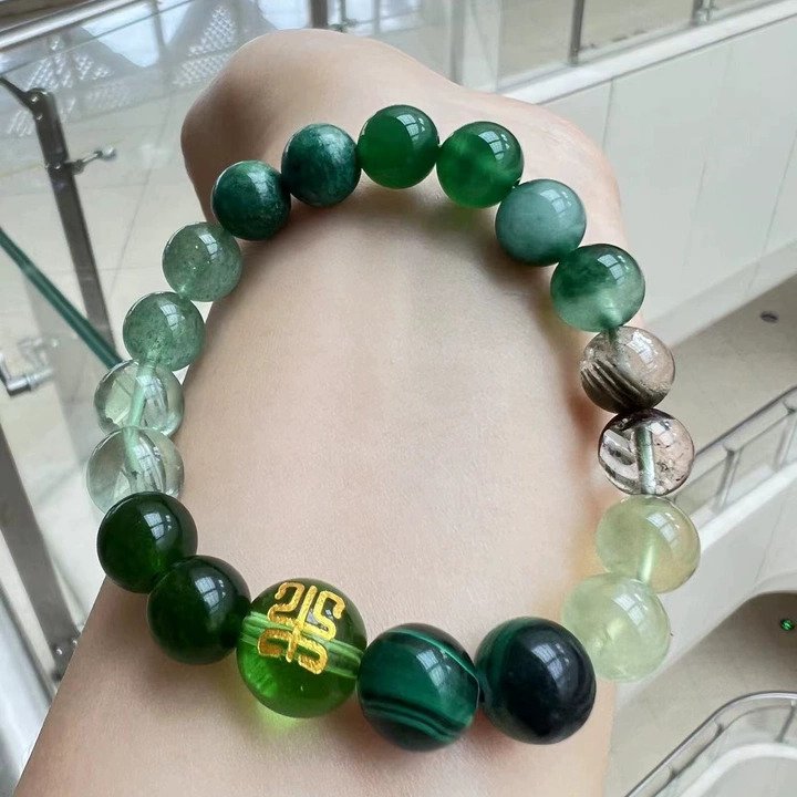 Green Crystal Formation
