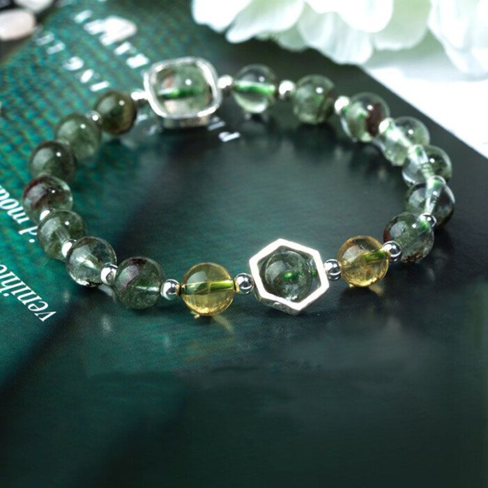 Ladies’ green phantom quartz treasure-gathering pot crystal mascot bracelet.