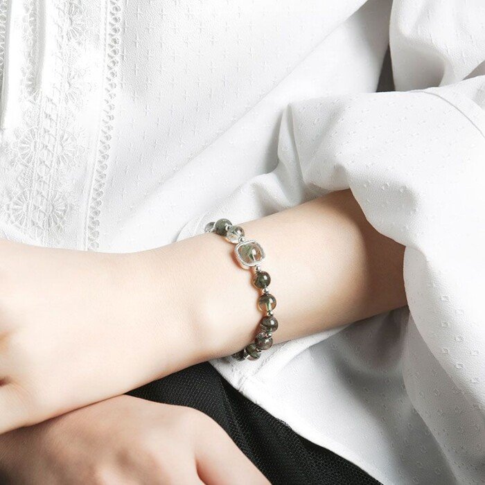 Ladies’ green phantom quartz treasure-gathering pot crystal mascot bracelet.