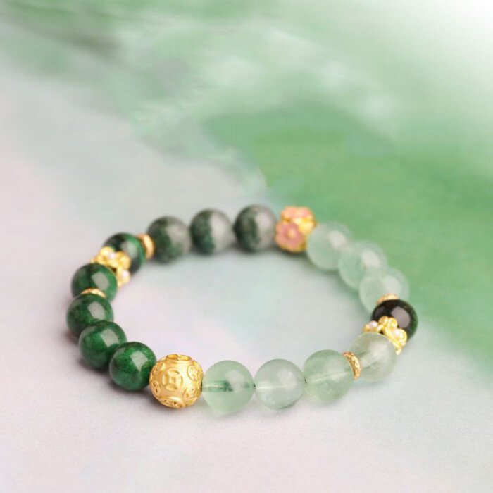 Lady’s Green Phantom “Road to Wealth” Crystal Bead Bracelet with Strawberry Quartz, an Accessory for Complementing the Wood Element