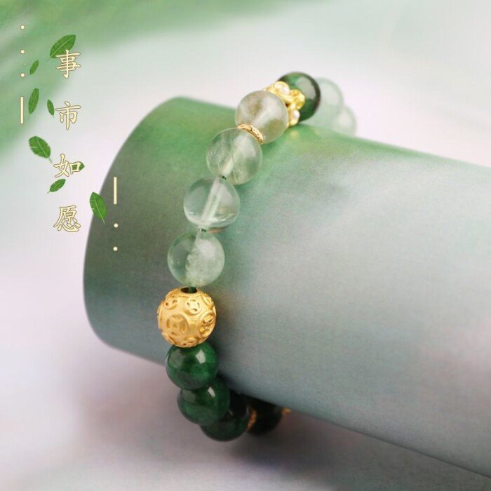 Lady’s Green Phantom “Road to Wealth” Crystal Bead Bracelet with Strawberry Quartz, an Accessory for Complementing the Wood Element
