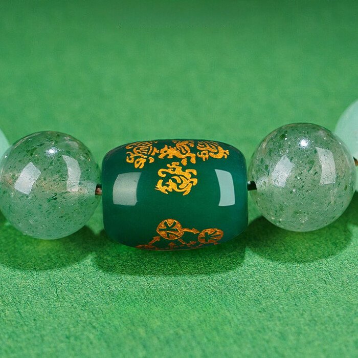 Natural crystal multi-treasure bracelet of Green God for balancing energy and attracting wealth.
