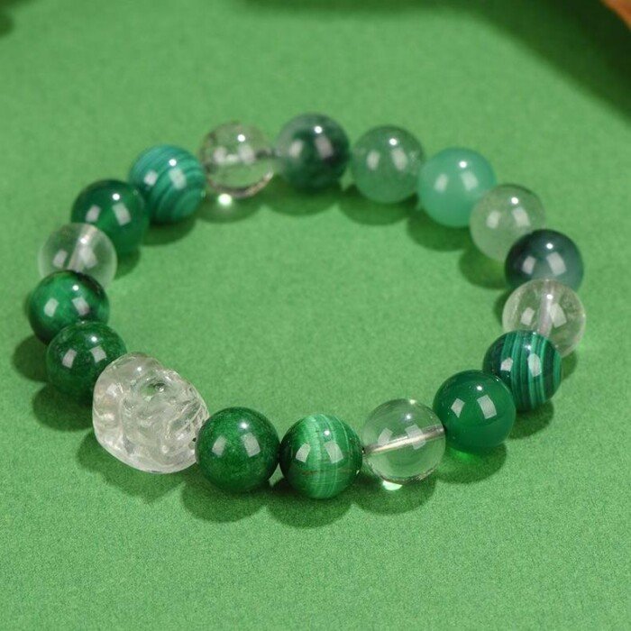 Natural energy – balancing crystal bracelet with emerald and Pixiu for those lacking wood in the WuXing