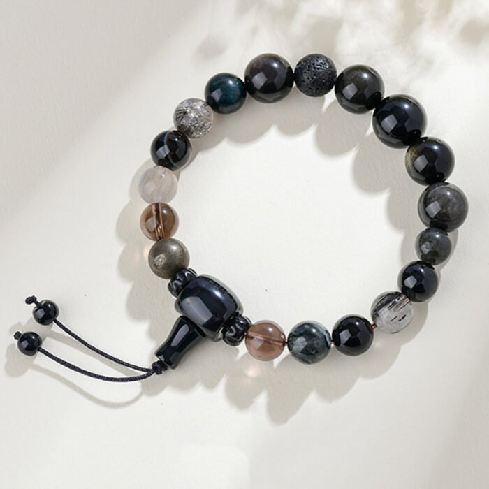 The natural obsidian crystal bracelet for supplementing the water element in the five elements theory and reversing fortune.